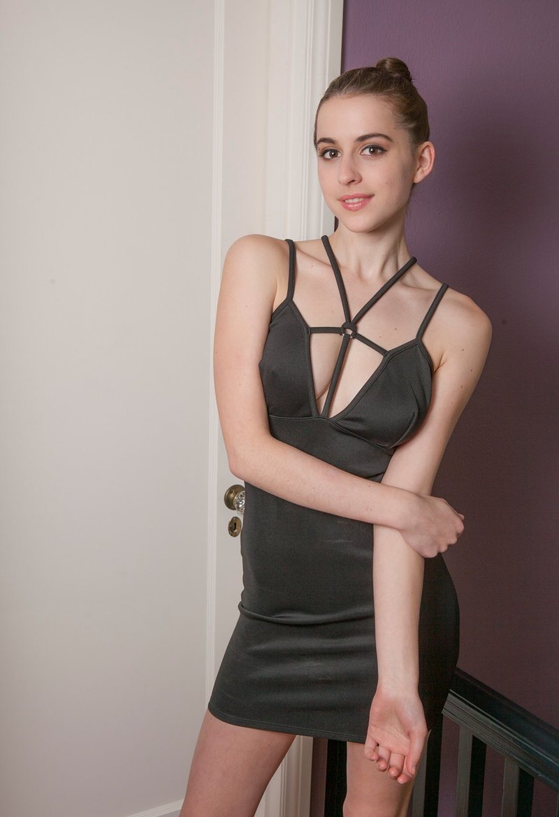 Евгения, 23 года, 0 размер груди